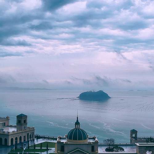 리볼버: 신선한 스릴을 선사하는 범죄 스릴러 리볼버: 신선한 스릴을 선사하는 범죄 스릴러